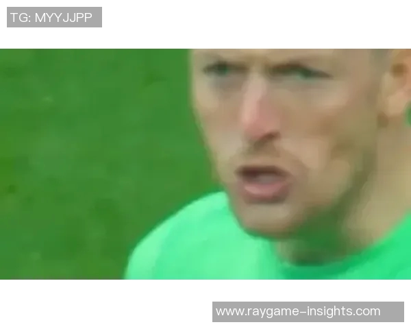 足总杯精彩对决里昂轻取那不勒斯乌龙球引爆全场激情瞬间